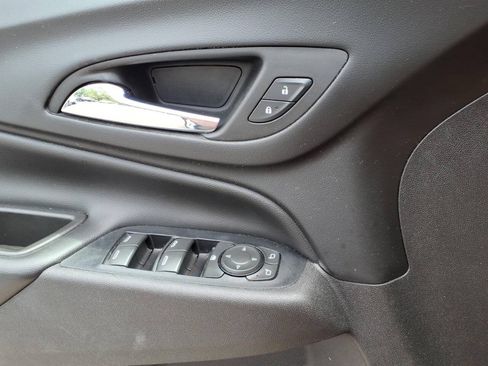 Used 2019 Chevrolet Equinox LT FWD image 28