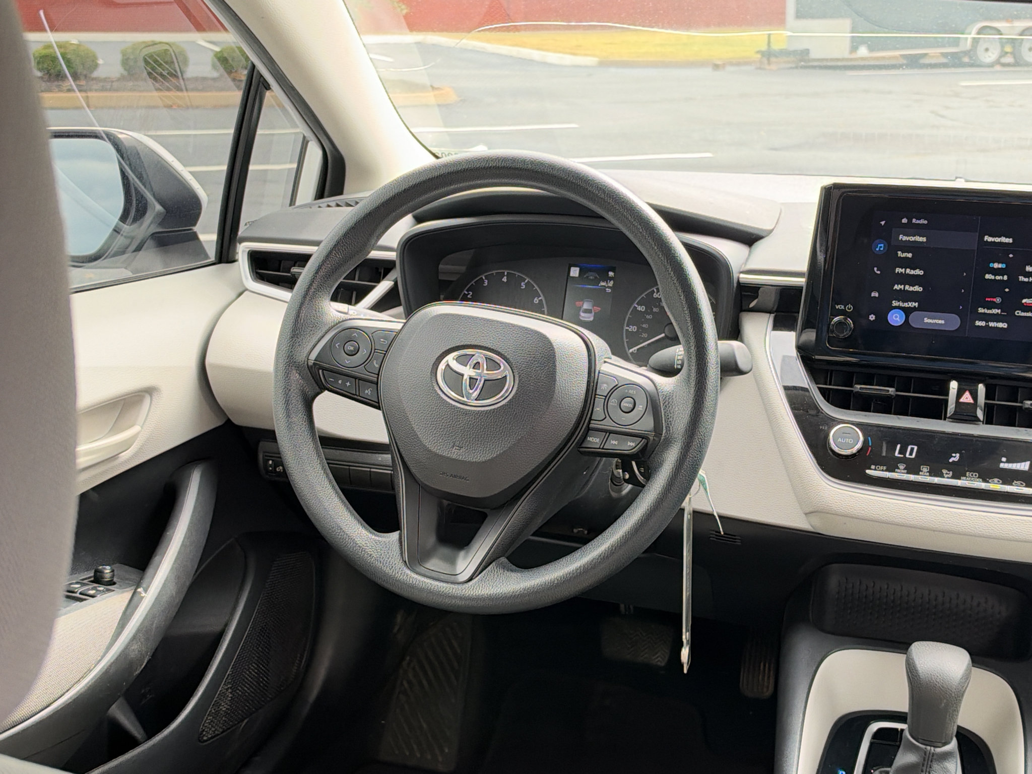 Used 2024 Toyota Corolla LE FWD image 18