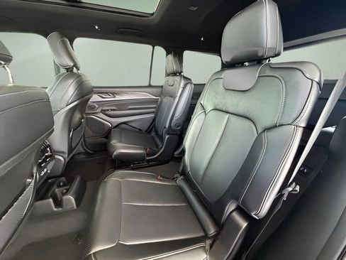 Used 2024 Jeep Grand Cherokee L Overland image 28
