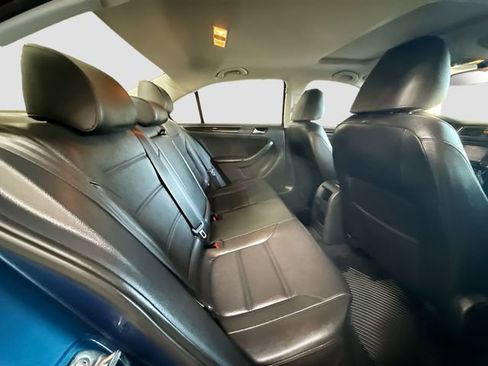 Used 2017 Volkswagen Jetta SEL image 27