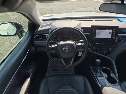 Used 2022 Toyota Camry SE FWD image 18