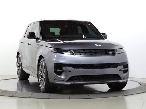 Used 2025 Land Rover Range Rover Sport Dynamic SE AWD/4WD image 10
