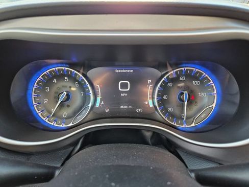 Certified 2022 Chrysler Pacifica Touring-L FWD image 30