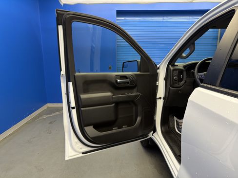 Used 2022 Chevrolet Silverado 1500 Custom image 10