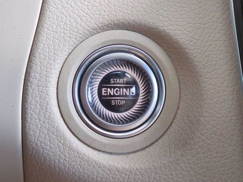 Used 2021 Mercedes-Benz GLC 300 image 28