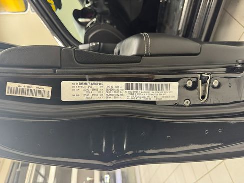 Used 2014 Jeep Grand Cherokee SRT image 71