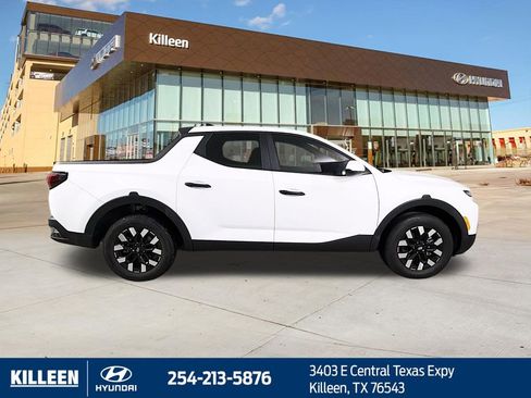 Used 2025 Hyundai Santa Cruz SE FWD image 10