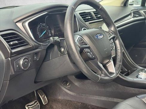 Used 2018 Ford Fusion Titanium image 10