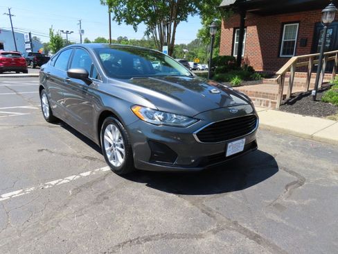 Used 2020 Ford Fusion SE FWD image 11