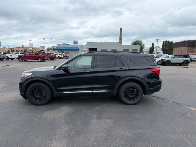 Used 2021 Ford Explorer XLT w/ Equipment Group 202A AWD/4WD image 8