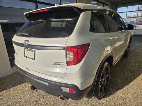 Used 2021 Honda Passport Sport image 2