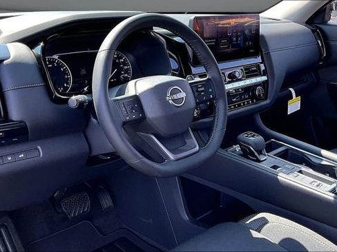 New 2026 Nissan Pathfinder SV image 7