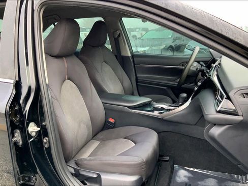 Used 2019 Toyota Camry LE image 8
