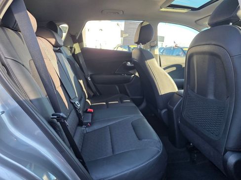 Used 2022 Kia Niro LXS image 29