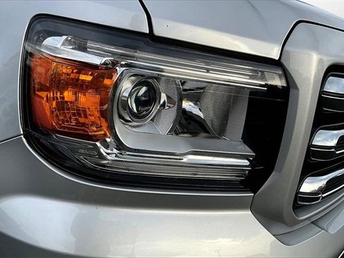 Used 2016 GMC Canyon SLE w/ All Terrain Package image 29