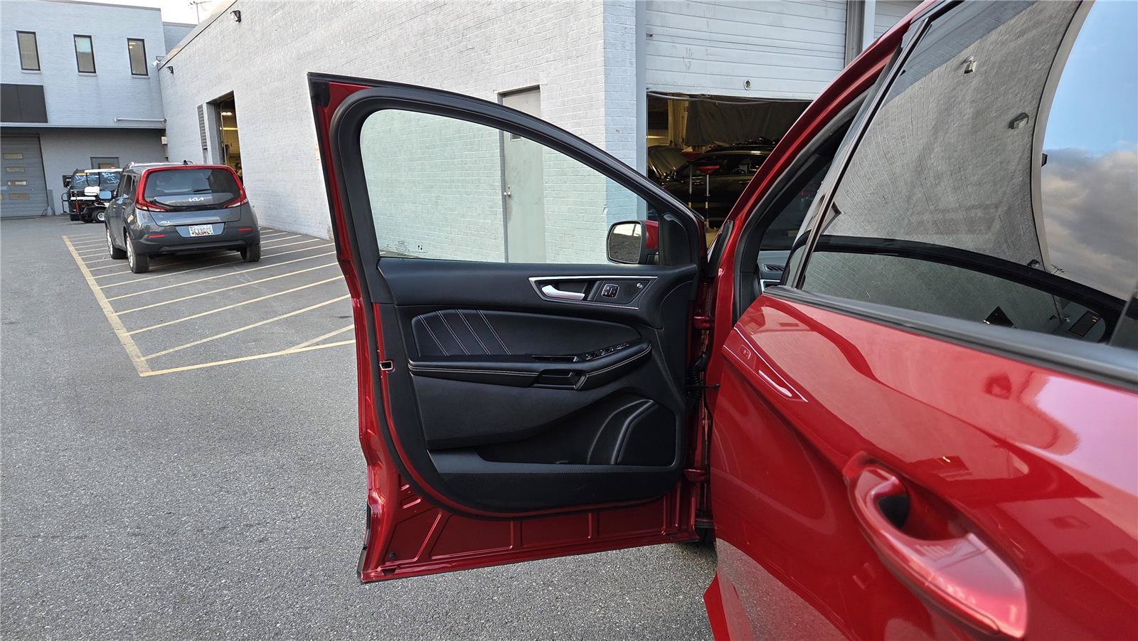 Used 2020 Ford Edge ST w/ Equipment Group 401A AWD/4WD image 13