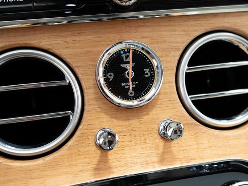 Certified 2024 Bentley Continental GT image 31