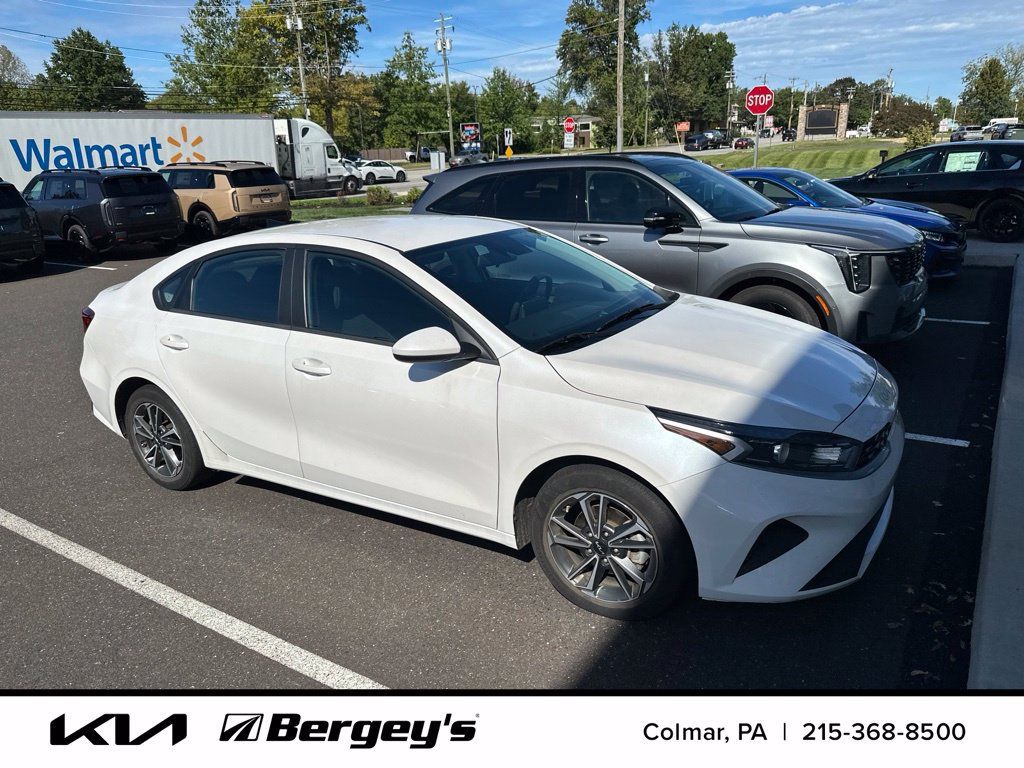 Certified 2023 Kia Forte LXS FWD image 5