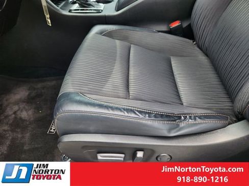 Used 2018 Toyota Highlander Plus FWD image 26