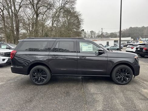 New 2025 Ford Expedition Max Platinum w/ Stealth Appearance Package image 9
