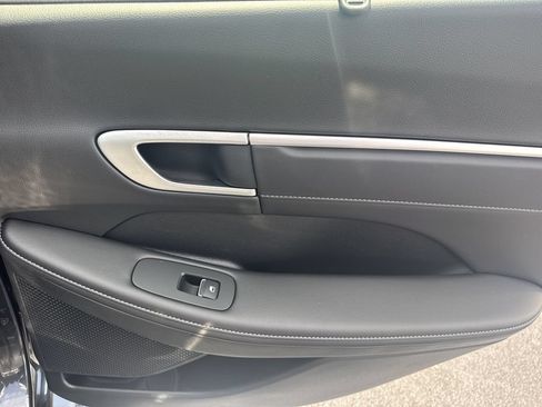 Used 2025 Hyundai Sonata Limited FWD image 15