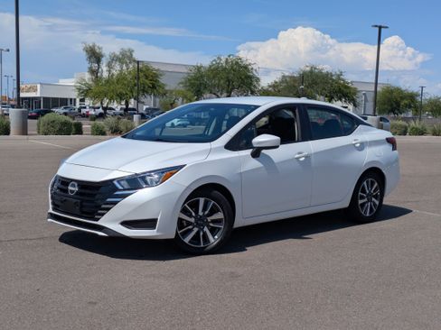 Used 2024 Nissan Versa SV FWD image 32