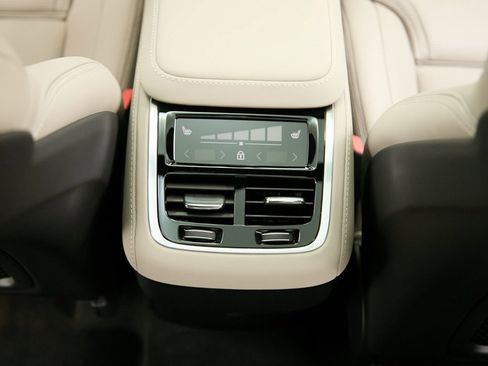 New 2026 Volvo XC90 B6 Ultra w/ Lounge Package image 23