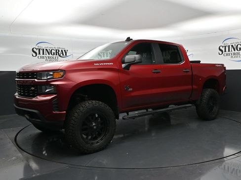 Used 2020 Chevrolet Silverado 1500 Custom w/ Custom Value Package AWD/4WD image 3