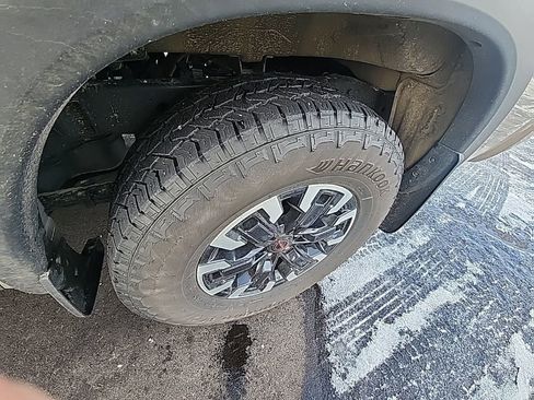 Used 2024 Nissan Frontier PRO-4X w/ Pro Convenience Package image 7