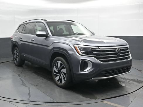 Used 2024 Volkswagen Atlas SE FWD image 5