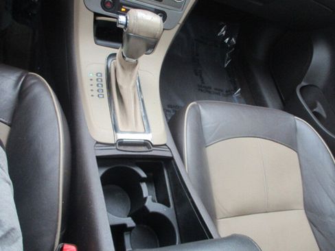 Used 2008 Chevrolet Malibu LTZ w/ Rear Power Package image 34