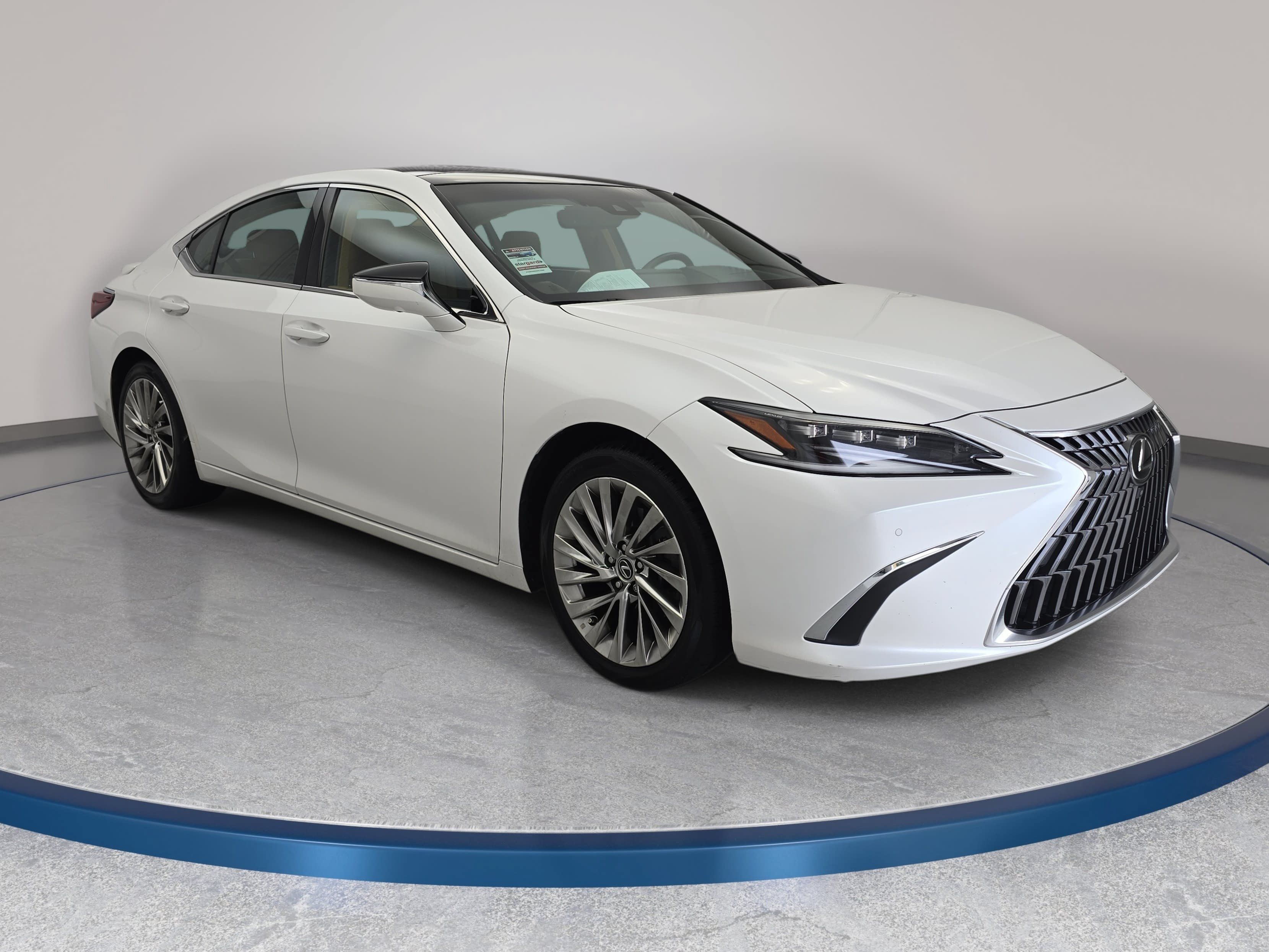 Used 2022 Lexus ES 350 Ultra Luxury w/ Accessory Package 2 FWD image 3