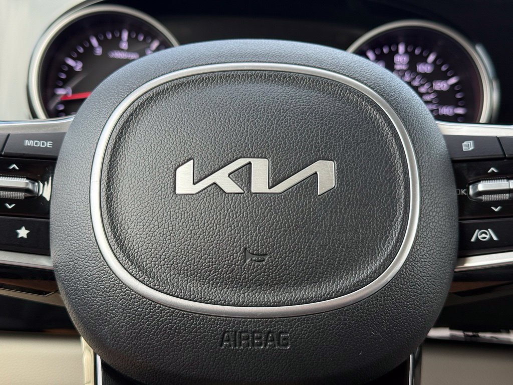 Used 2022 Kia Carnival EX FWD image 15