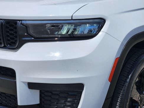 Used 2021 Jeep Grand Cherokee L Laredo RWD image 8