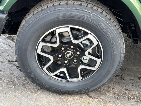 New 2025 Ford Bronco Outer Banks image 9