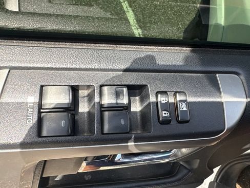 Used 2019 Toyota 4Runner SR5 RWD image 10
