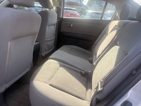 Used 2012 Nissan Sentra 2.0 SR FWD image 10