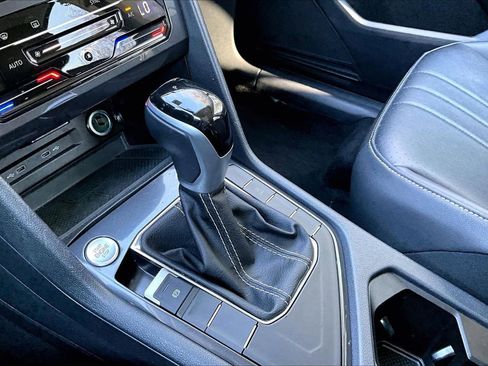 Used 2024 Volkswagen Tiguan SE image 31