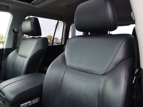 Used 2013 Lexus LX 570 4WD image 6