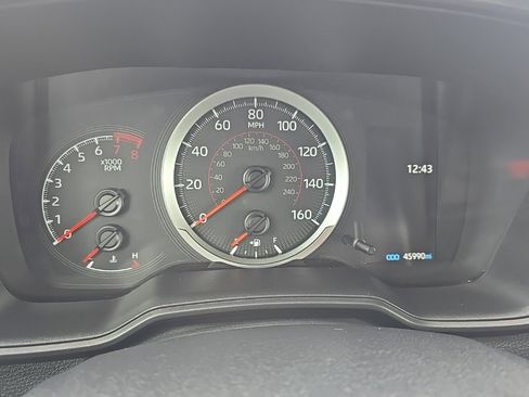 Used 2022 Toyota Corolla Cross LE image 10