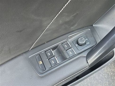 Used 2023 Volkswagen Tiguan SE R-Line FWD image 19