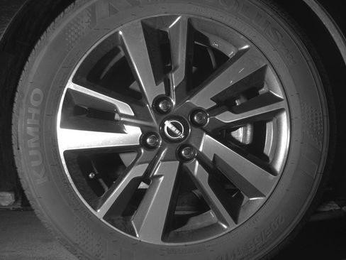 Used 2025 Nissan Versa SV image 13