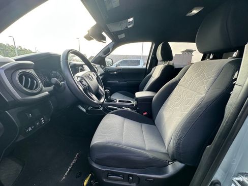 Used 2022 Toyota Tacoma SR5 image 6