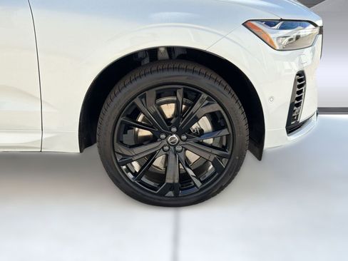 New 2026 Volvo XC60 T8 Ultra w/ Protection Package Premier AWD/4WD image 11