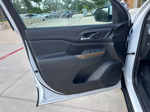 Used 2022 GMC Acadia SLE image 23