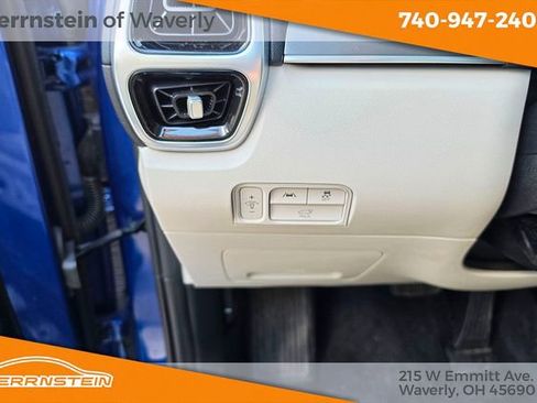Used 2022 Kia Sorento SX AWD/4WD image 17