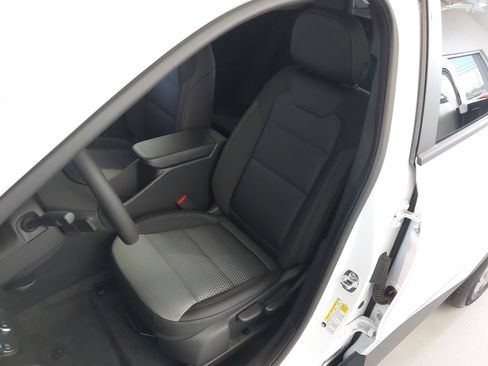 Used 2025 Chevrolet Trax LT w/ Driver Confidence Package FWD image 23