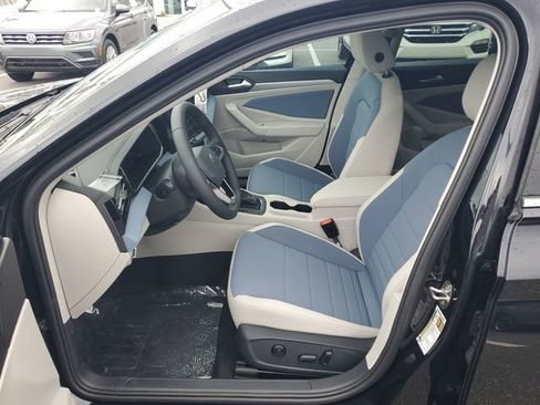 New 2026 Volkswagen Jetta SE FWD image 16