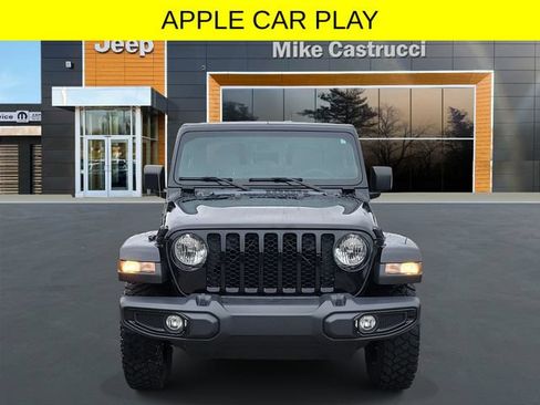 Used 2023 Jeep Gladiator Sport AWD/4WD image 2
