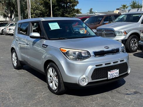 Used 2016 Kia Soul ! image 1